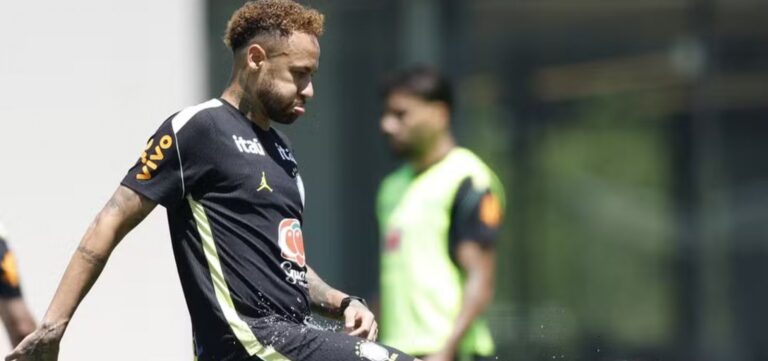 neymar-vai-a-campo-pela-primeira-vez-em-treino-da-selecao-brasileira