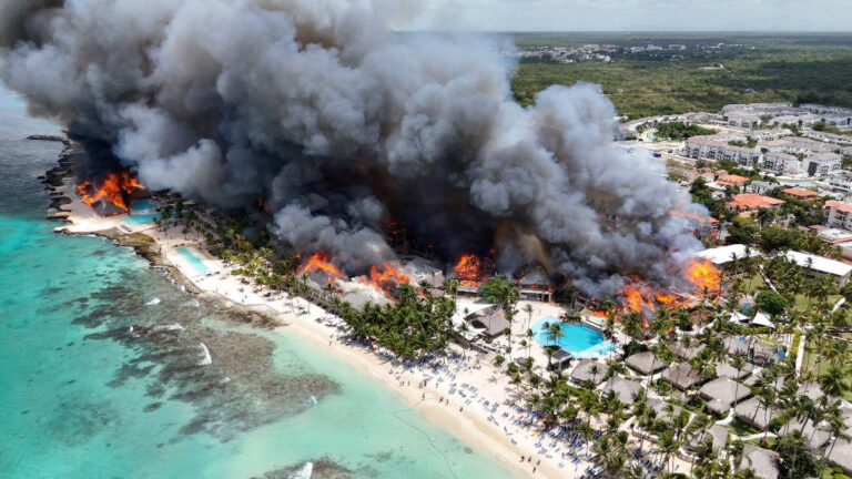 Incêndio em resort na República Dominicana mata hóspede; 1.700 são retirados incendio-em-resort-na-republica-dominicana-mata-hospede;-1.700-sao-retirados