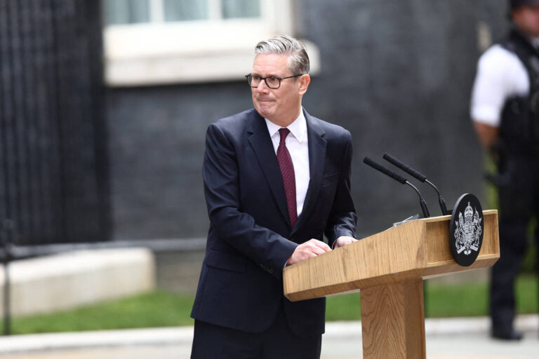keir-starmer-anuncia-renuncia-no-reino-unido