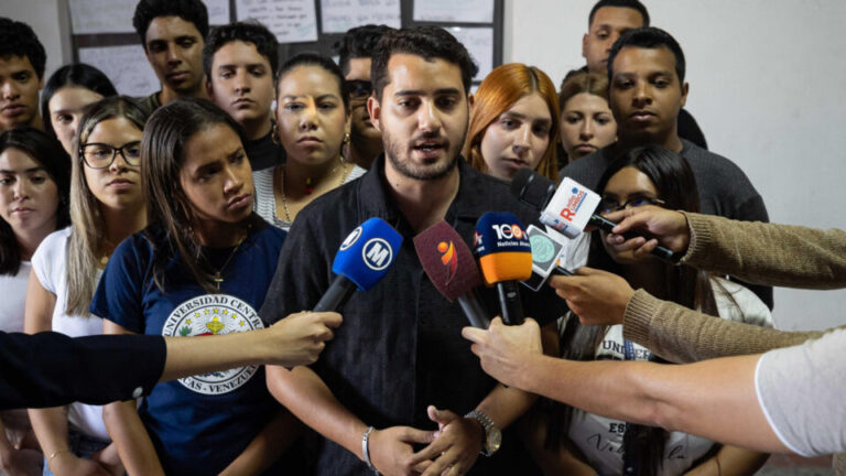 estudantes-forcam-cancelamento-de-palestra-de-filho-de-maduro-sobre-vida-e-obra-do-ex-ditador