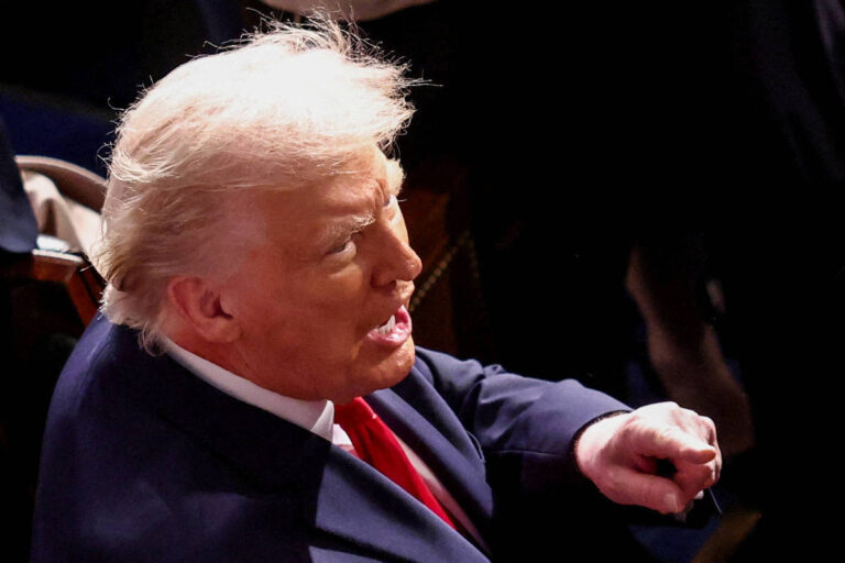 Trump critica Senado por aprovar resolução que limita atuação militar no Irã trump-critica-senado-por-aprovar-resolucao-que-limita-atuacao-militar-no-ira