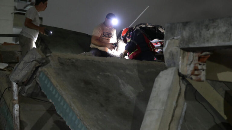 Dois fortes terremotos atingem a Venezuela e causam pânico em Caracas dois-fortes-terremotos-atingem-a-venezuela-e-causam-panico-em-caracas