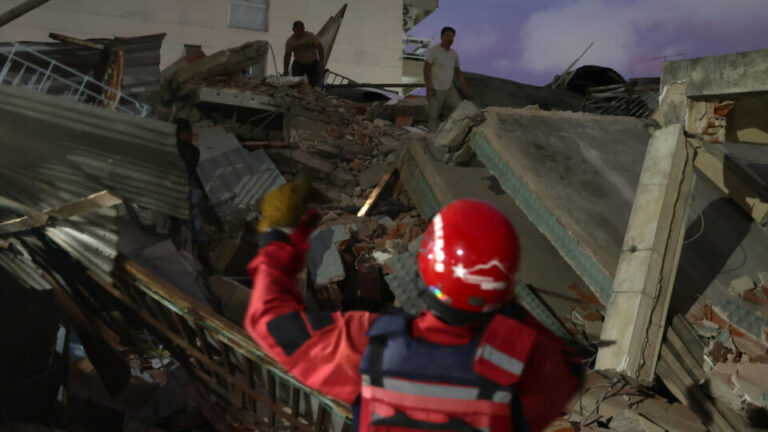 venezuela-eleva-para-235-o-numero-de-mortos-apos-terremotos;-feridos-passam-de-4-mil