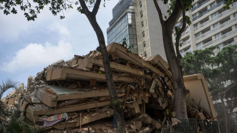 Portugal e Espanha confirmam mortos e mais de 100 desaparecidos na Venezuela após os terremotos portugal-e-espanha-confirmam-mortos-e-mais-de-100-desaparecidos-na-venezuela-apos-os-terremotos