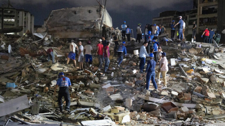 busca-por-sobreviventes-na-venezuela-apos-terremotos-mobiliza-equipes-de-diversos-paises