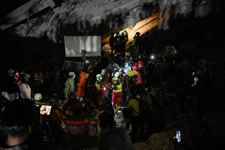 esperanca-de-encontrar-sobreviventes-diminui,-dizem-equipes-na-venezuela
