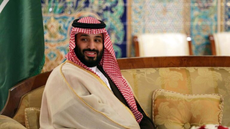 arabia-saudita-prende-e-condena-pessoas-que-visitam-o-pais-devido-a-posts-nas-redes-sociais