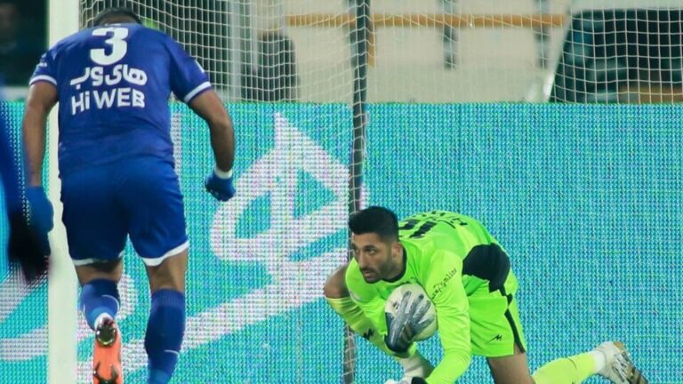 goleiro-preso-vira-simbolo-de-protesto-na-copa