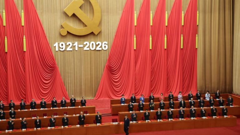 China proíbe atos contra unidade étnica e obriga pais a ensinar a amar o Partido Comunista china-proibe-atos-contra-unidade-etnica-e-obriga-pais-a-ensinar-a-amar-o-partido-comunista
