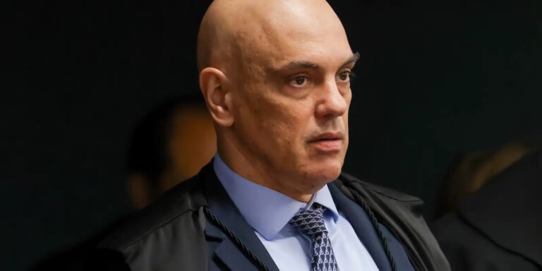 Moraes volta a pedir que PGR se manifeste sobre arma de Bolsonaro moraes-volta-a-pedir-que-pgr-se-manifeste-sobre-arma-de-bolsonaro