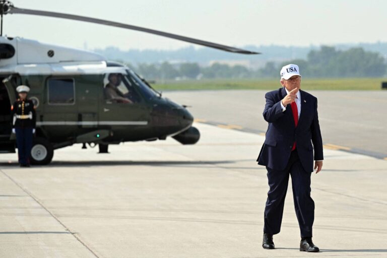 Às vésperas de cúpula, Trump diz que é ridículo que EUA mantenham atual apoio à Otan as-vesperas-de-cupula,-trump-diz-que-e-ridiculo-que-eua-mantenham-atual-apoio-a-otan
