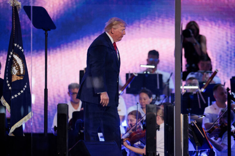 em-aniversario-de-250-anos,-trump-exalta-eua,-critica-comunismo-e-cita-guerra-do-ira