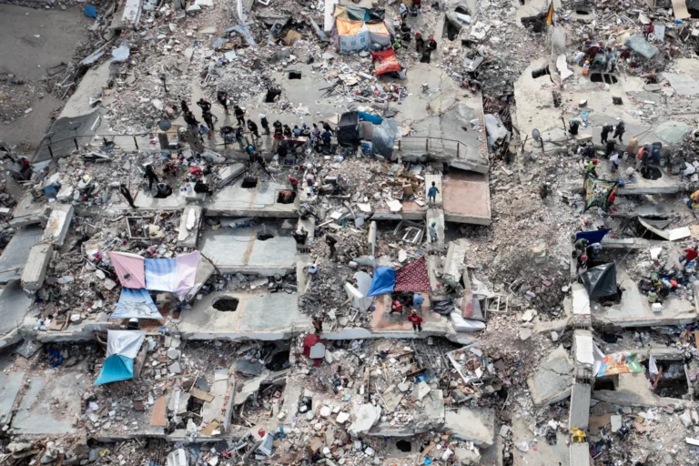 Venezuela lança plano de reconstrução após terremoto com quase 3 mil mortos venezuela-lanca-plano-de-reconstrucao-apos-terremoto-com-quase-3-mil-mortos