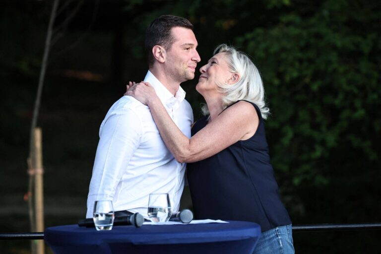 Marine Le Pen poderá concorrer à Presidência, mas com tornozeleira, decide Justiça na França marine-le-pen-podera-concorrer-a-presidencia,-mas-com-tornozeleira,-decide-justica-na-franca