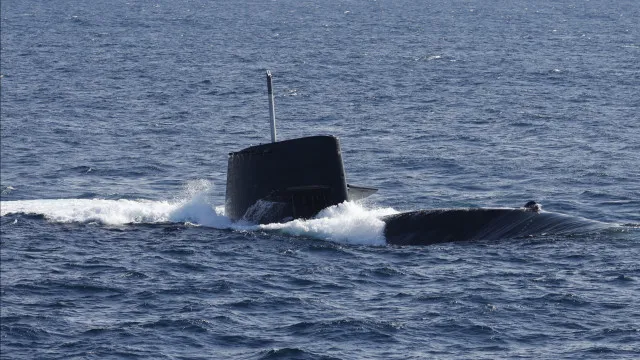 China Lança Míssil De Submarino Pela 1ª Vez Em 44 Anos china-lanca-missil-de-submarino-pela-1a-vez-em-44-anos