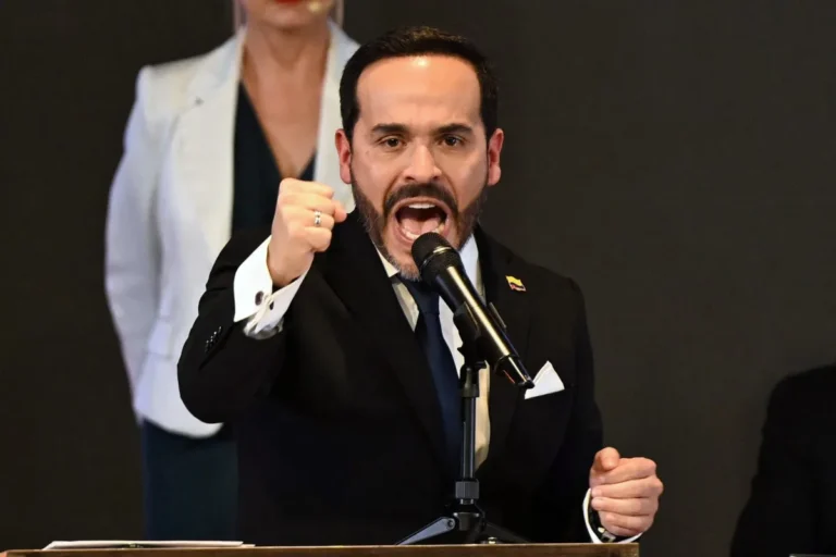 Espriella suspende transição na presidência da Colômbia e lança acusações contra Gustavo Petro espriella-suspende-transicao-na-presidencia-da-colombia-e-lanca-acusacoes-contra-gustavo-petro
