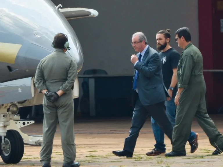 flavio-dino-determina-bloqueio-de-mais-de-r$-6-milhoes-de-eduardo-cunha