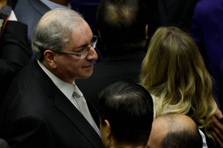flavio-dino-determina-bloqueio-de-r$-6,1-milhoes-de-eduardo-cunha-em-investigacao-sobre-emendas