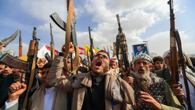 Houthis Atacam Arábia Saudita E Ameaçam Fechar Mar Vermelho Após Bombardeio houthis-atacam-arabia-saudita-e-ameacam-fechar-mar-vermelho-apos-bombardeio