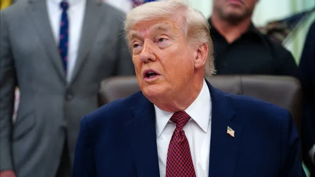 Trump Paga US$ 5,6 Milhões A Escritora Que O Acusou De Abuso Sexual Nos EUA trump-paga-us$-5,6-milhoes-a-escritora-que-o-acusou-de-abuso-sexual-nos-eua