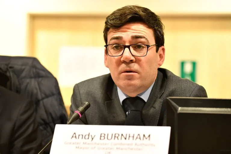 Óleo da engrenagem neoliberal e militarista, diz analista sobre novo líder trabalhista britânico oleo-da-engrenagem-neoliberal-e-militarista,-diz-analista-sobre-novo-lider-trabalhista-britanico