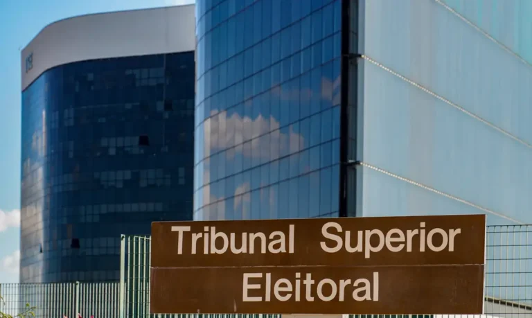 Eleições: TSE assina acordo com big techs para combater desinformação eleicoes:-tse-assina-acordo-com-big-techs-para-combater-desinformacao