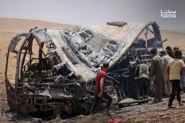 Colisão entre dois ônibus na Síria mata ao menos 35 pessoas e fere 30 colisao-entre-dois-onibus-na-siria-mata-ao-menos-35-pessoas-e-fere-30