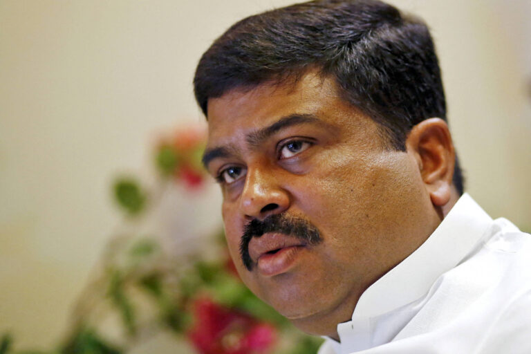 Ministro da Educação da Índia renuncia após pressão de jovens manifestantes ministro-da-educacao-da-india-renuncia-apos-pressao-de-jovens-manifestantes