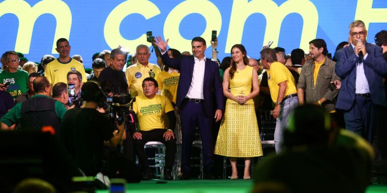 PL oficializa candidatura de Flávio Bolsonaro à Presidência pl-oficializa-candidatura-de-flavio-bolsonaro-a-presidencia
