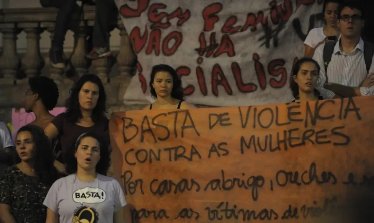 violencia-atinge-mais-de-50%-das-mulheres-que-se-relacionam-com-homens