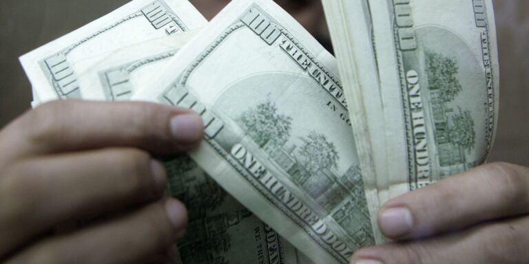 Dólar fecha estável, mas acumula queda de 1,82% em julho dolar-fecha-estavel,-mas-acumula-queda-de-1,82%-em-julho