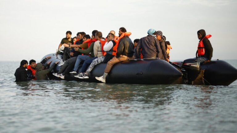 Crise migratória na Espanha força reunião de emergência na União Europeia crise-migratoria-na-espanha-forca-reuniao-de-emergencia-na-uniao-europeia