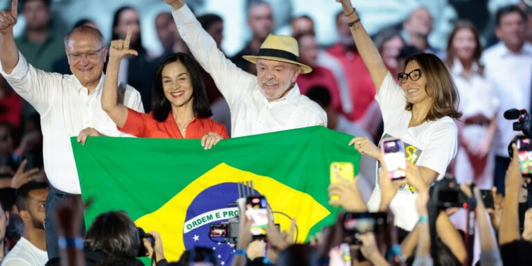PT oficializa chapa Lula-Alckmin à reeleição presidencial pt-oficializa-chapa-lula-alckmin-a-reeleicao-presidencial