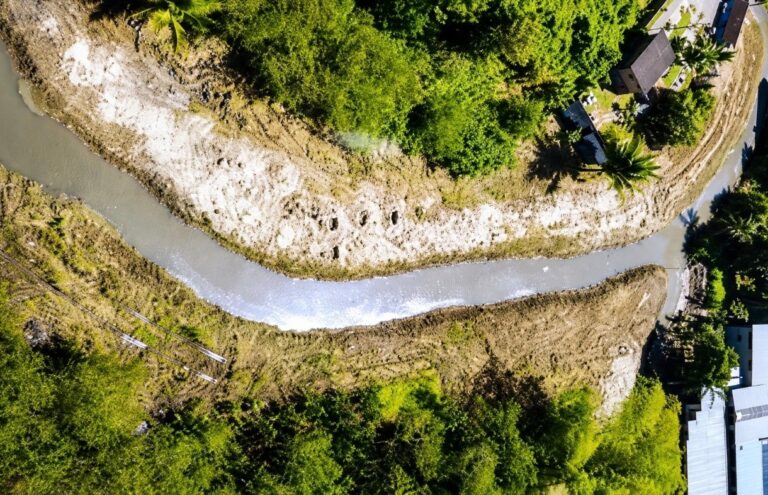 Prefeitura intensifica limpeza de canais para prevenir alagamentos em Valença prefeitura-intensifica-limpeza-de-canais-para-prevenir-alagamentos-em-valenca