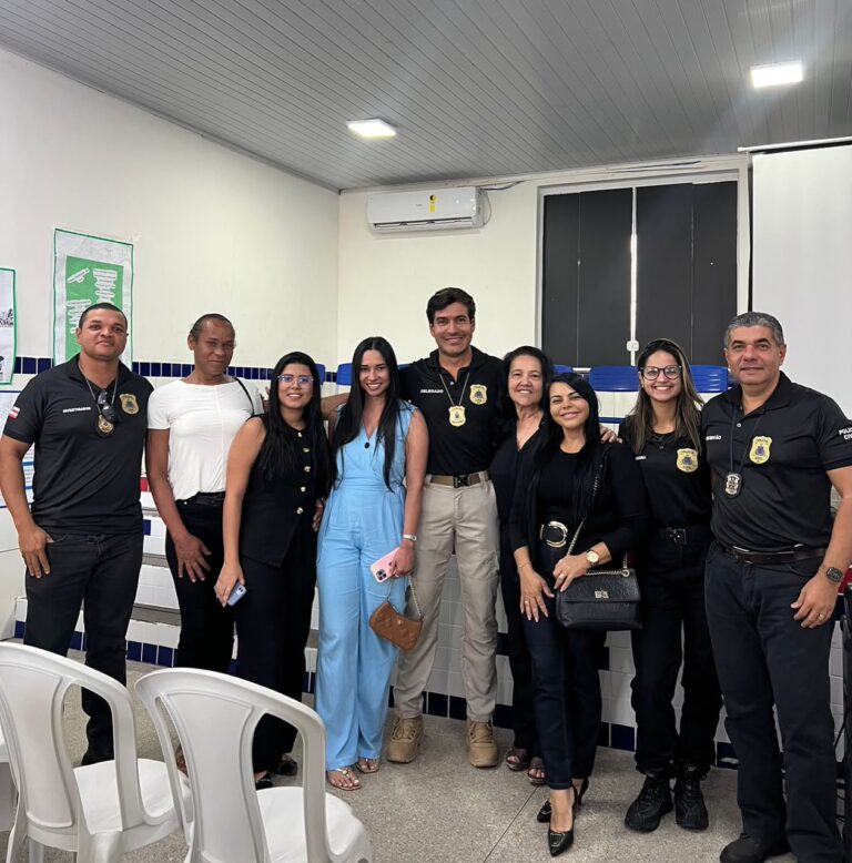 Polícia Civil realiza palestra interativa sobre violência contra a mulher em escola de Valença policia-civil-realiza-palestra-interativa-sobre-violencia-contra-a-mulher-em-escola-de-valenca