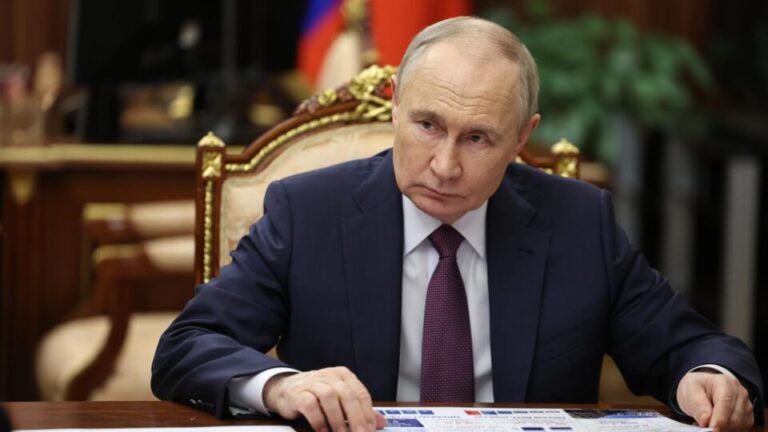 aliados-de-putin-querem-banir-das-eleicoes-o-unico-partido-que-rejeita-a-guerra-na-ucrania