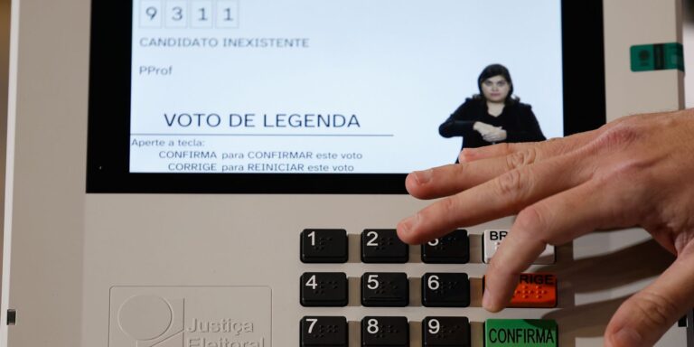 Acessibilidade: urna eletrônica passa por mudanças para eleições 2026 acessibilidade:-urna-eletronica-passa-por-mudancas-para-eleicoes-2026