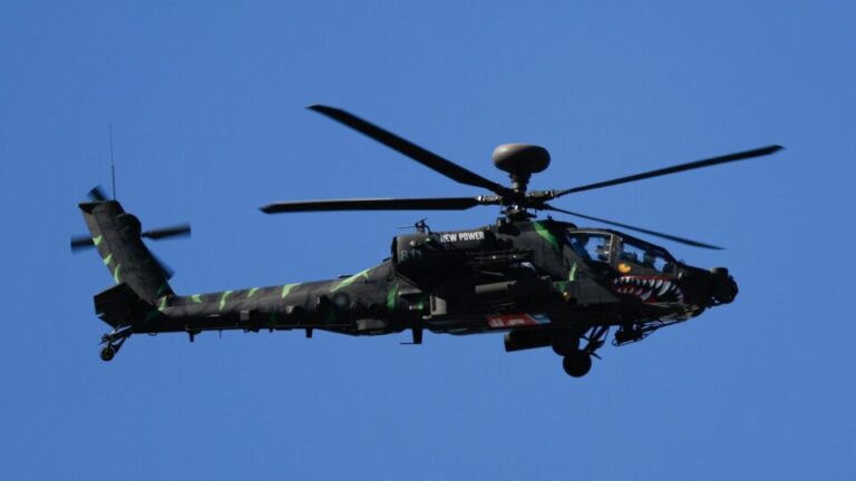 queda-de-helicoptero-militar-deixa-dois-mortos-e-provoca-incendio-florestal-nos-eua