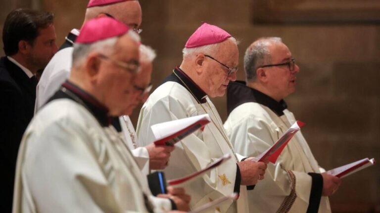 bispo-alemao-desafia-vaticano-e-admite-pregacao-leiga-em-missas