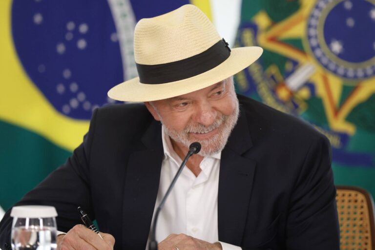 Lula reitera que só vai analisar aval para embaixador de Trump depois das eleições lula-reitera-que-so-vai-analisar-aval-para-embaixador-de-trump-depois-das-eleicoes