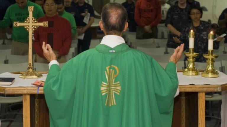 padre-espanhol-ajudou-1.280-solteiros-a-encontrar-conjuge-pelo-whatsapp
