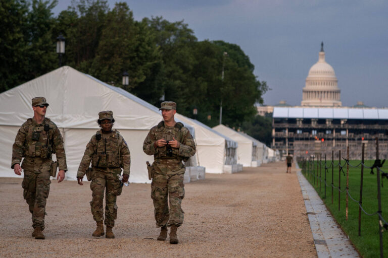 Mobilizada para emergência, Guarda Nacional dos EUA completa 1 ano Washington mobilizada-para-emergencia,-guarda-nacional-dos-eua-completa-1-ano-washington