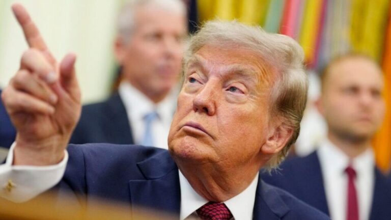 trump-comemora-vitoria-de-socialista-em-primaria-nos-eua;-entenda