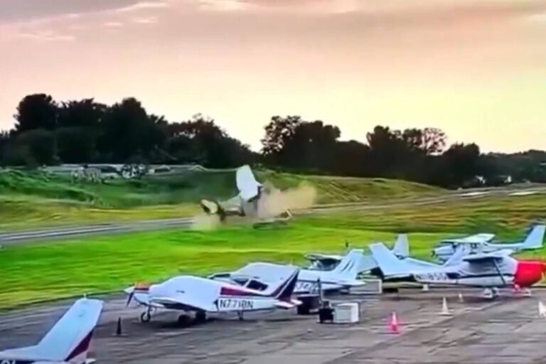 piloto-morre-apos-choque-de-aviao-com-helicoptero-da-policia-nos-estados-unidos