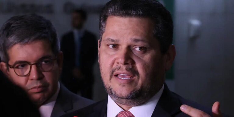 alcolumbre-envia-pec-do-fim-da-escala-61-para-ccj-do-senado