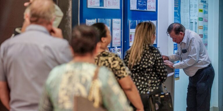 Mega-Sena sorteia prêmio acumulado de R$ 58 milhões neste domingo mega-sena-sorteia-premio-acumulado-de-r$-58-milhoes-neste-domingo