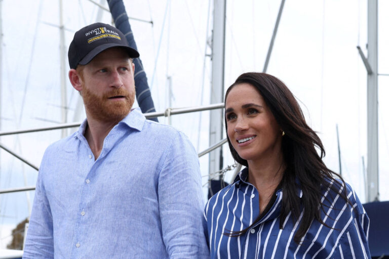 retorno-de-harry-e-meghan-ao-reino-unido-reacende-tensao-na-monarquia