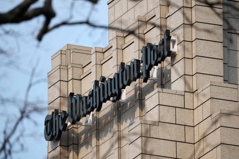 Washington Post é obrigado a readmitir colunista que criticou Charlie Kirk washington-post-e-obrigado-a-readmitir-colunista-que-criticou-charlie-kirk