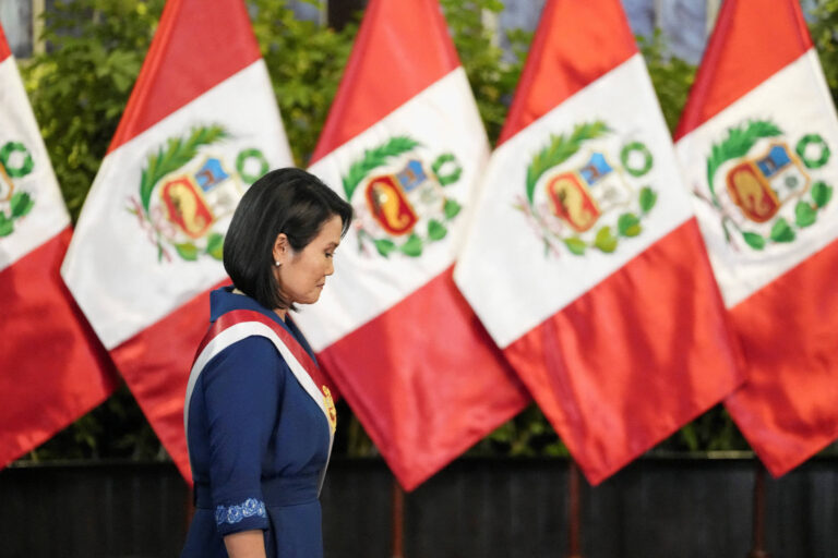 keiko-fujimori-vive-lua-de-mel-no-peru-apos-eleicao-apertada