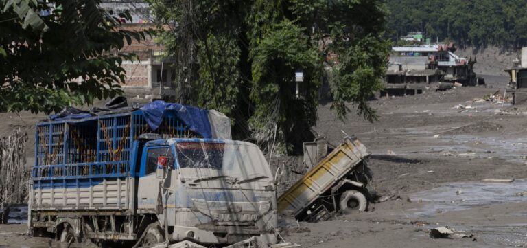 sobe-para-160-numero-de-mortos-em-avalanche-de-lama-no-nepal;-desaparecidos-chegam-a-579